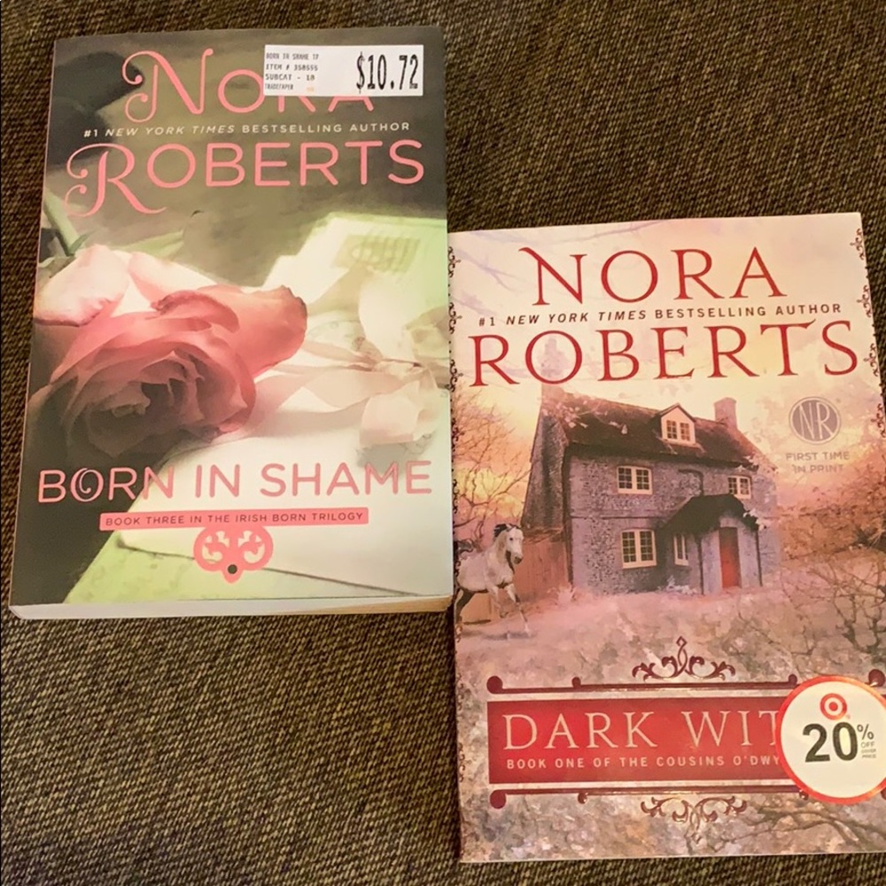 NORA ROBERTS (2) Romance Novels